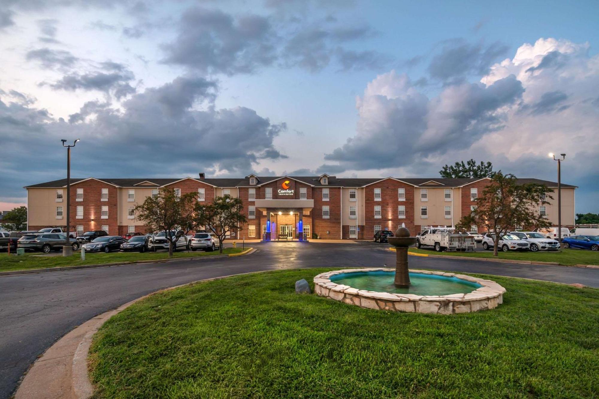 Comfort Inn & Suites St Louis - Chesterfield Ngoại thất bức ảnh